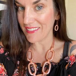 Meet your Posher, Christine